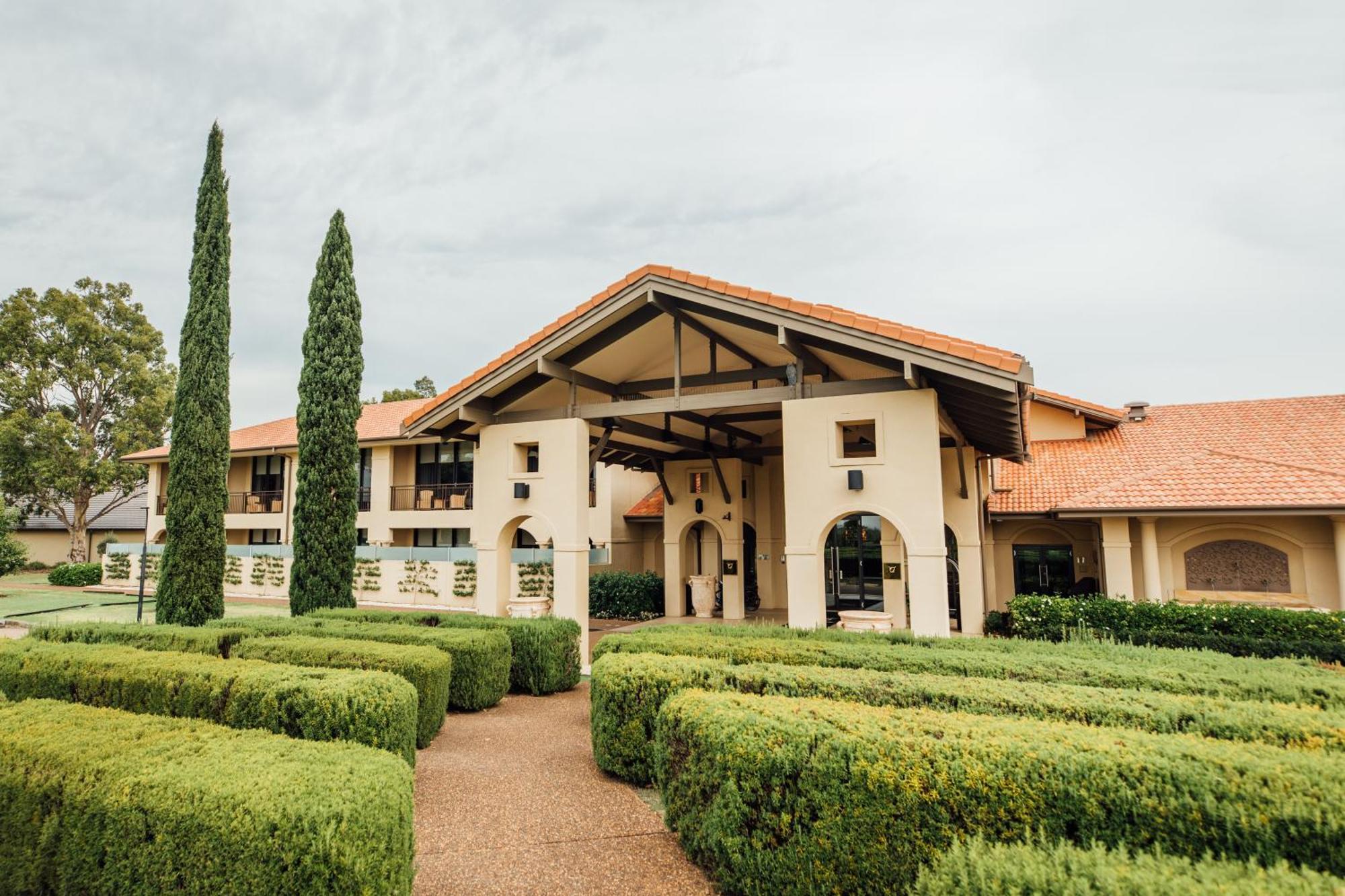 Chateau Elan At The Vintage Поколбін Екстер'єр фото Clubhouse at the Royal Perth Golf Club